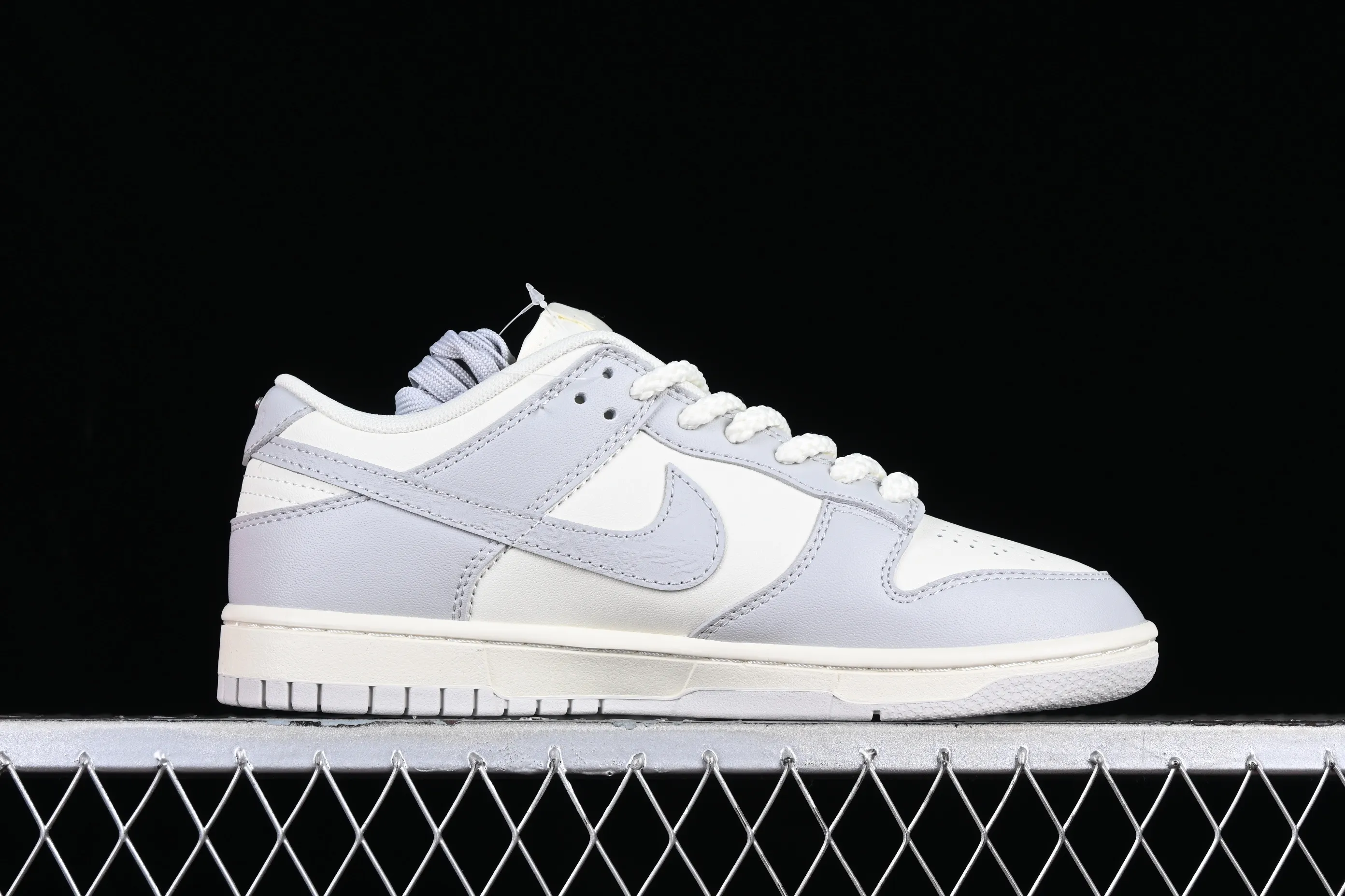 All categories Nk SB Dunk series Nk SB Dunk Low low-top sneakers N version Nk Dunk Low "Needlework" embossed gray SB low-top sports and leisure sneakers FJ4553-133